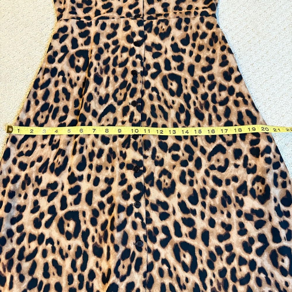 Reformation Alma Leopard Print Button Front long sleeve Midi dress. - Picture 8 of 14